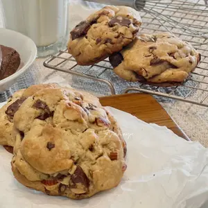 GLUTEN FREE LEVAIN BAKERY CHOCOCHIPS COOKIE