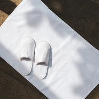 Gambar Madeem 100% ELS Cotton White Bath Mat (Keset Mandi) – Silver Antibacterial, Hotel & Resort Spec - 40 x 60 cm, Putih dari Madeem Kota Bandung 2 Tokopedia