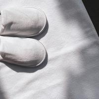 Gambar Madeem 100% ELS Cotton White Bath Mat (Keset Mandi) – Silver Antibacterial, Hotel & Resort Spec - 40 x 60 cm, Putih dari Madeem Kota Bandung 3 Tokopedia