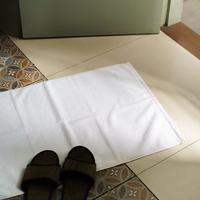 Gambar Madeem 100% ELS Cotton White Bath Mat (Keset Mandi) – Silver Antibacterial, Hotel & Resort Spec - 40 x 60 cm, Putih dari Madeem Kota Bandung 1 Tokopedia