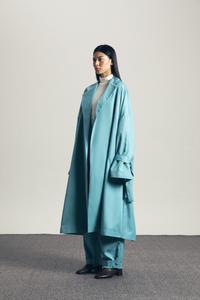Gambar IKYK Spring Summer 2024 Cilian Oversized Long Outer - Capri Blue dari IKYK2011 Kota Administrasi Jakarta Selatan 4 Tokopedia