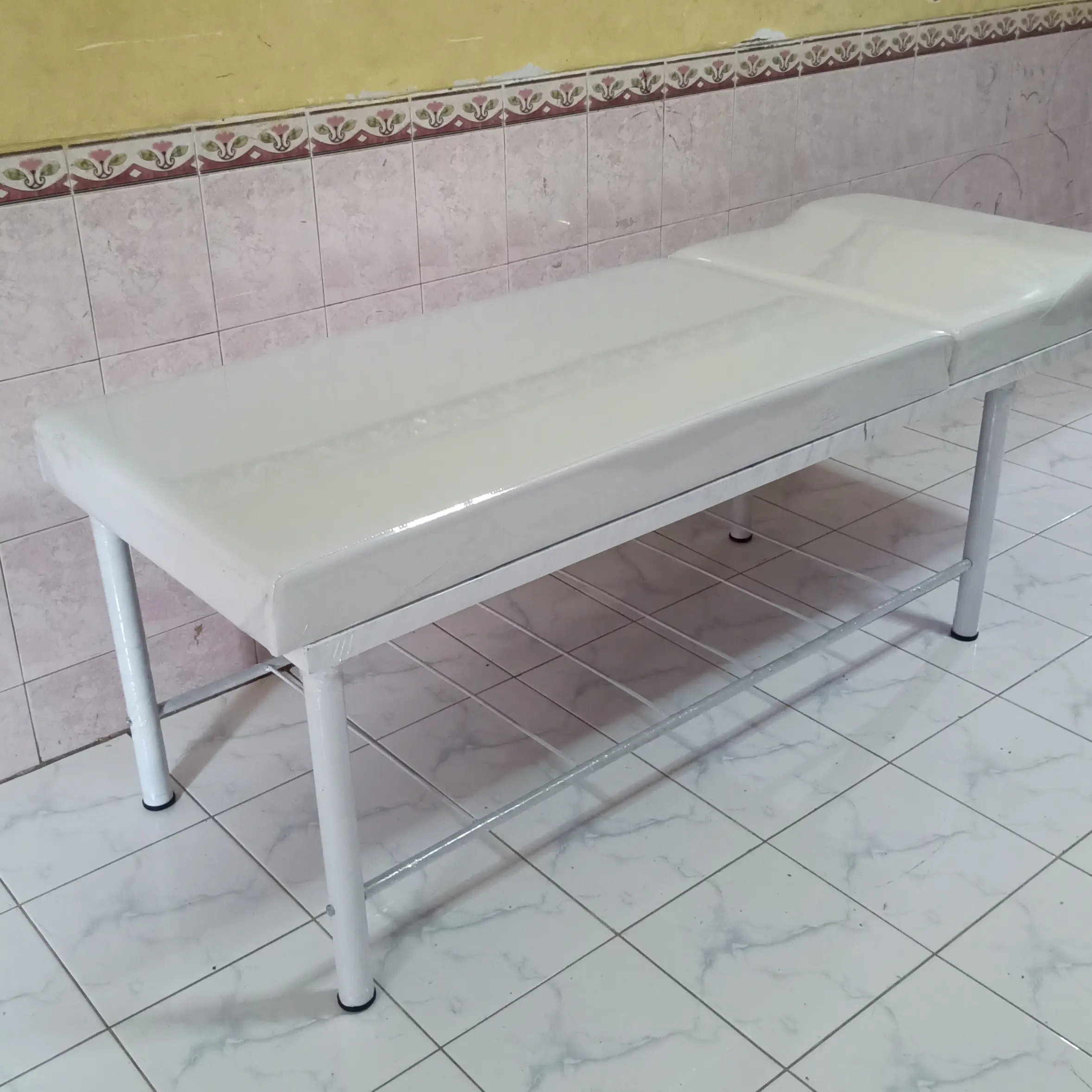 Ranjang masag/sulam alis/facial