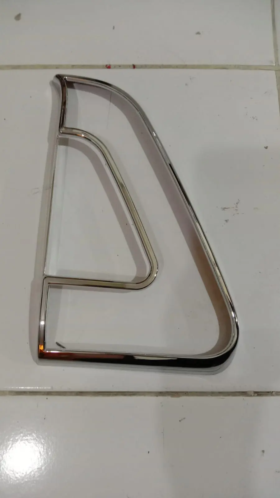 GARNISH LAMPU BELAKANG KIJANG KAPSUL TAHUN 2003 CHROME KIRI