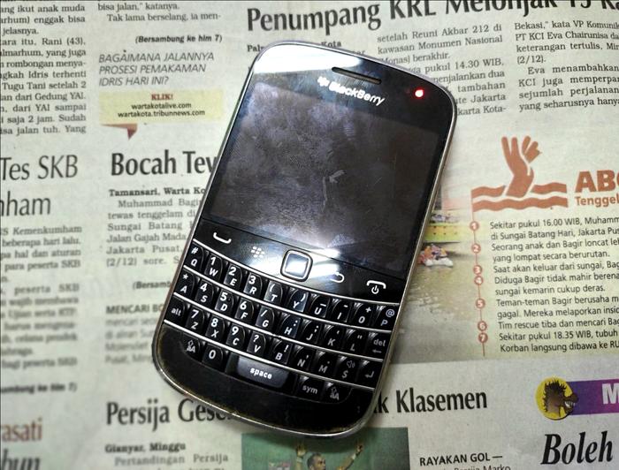 Gambar Hape Blackberry 9900 Dakota Seken Mulus Minusan Untuk Koleksi Kanibalan dari CNC phoneshop Kota Administrasi Jakarta Pusat Tokopedia