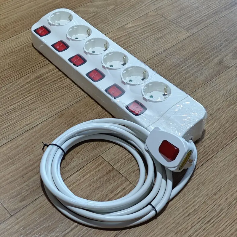 BISA INSTAN Perpanjangan Kabel Listrik Kualitas Tinggi Stop Kontak Terminal Kuningan Saklar 10A Ampere 2200W Watt 3x0.75mm Colokan Putih White High Quality Electric Cable Extension Plug Outlet Power Socket Cord Power Strip 1M 2M 3M 4M 5M Meter 3 4 5 6 Slo 4