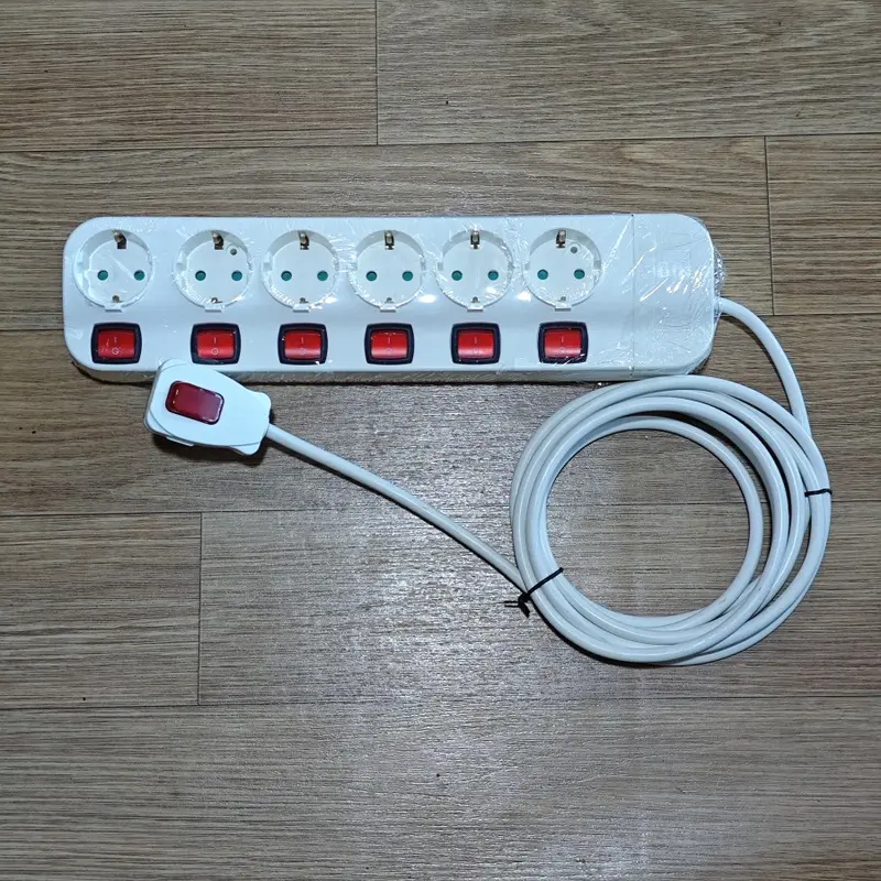 BISA INSTAN Perpanjangan Kabel Listrik Kualitas Tinggi Stop Kontak Terminal Kuningan Saklar 10A Ampere 2200W Watt 3x0.75mm Colokan Putih White High Quality Electric Cable Extension Plug Outlet Power Socket Cord Power Strip 1M 2M 3M 4M 5M Meter 3 4 5 6 Slo 2