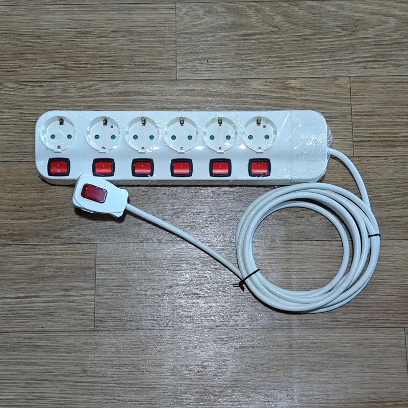 BISA INSTAN Perpanjangan Kabel Listrik Kualitas Tinggi Stop Kontak Terminal Kuningan Saklar 10A Ampere 2200W Watt 3x0.75mm Colokan Putih White High Quality Electric Cable Extension Plug Outlet Power Socket Cord Power Strip 1M 2M 3M 4M 5M Meter 3 4 5 6 Slo 5