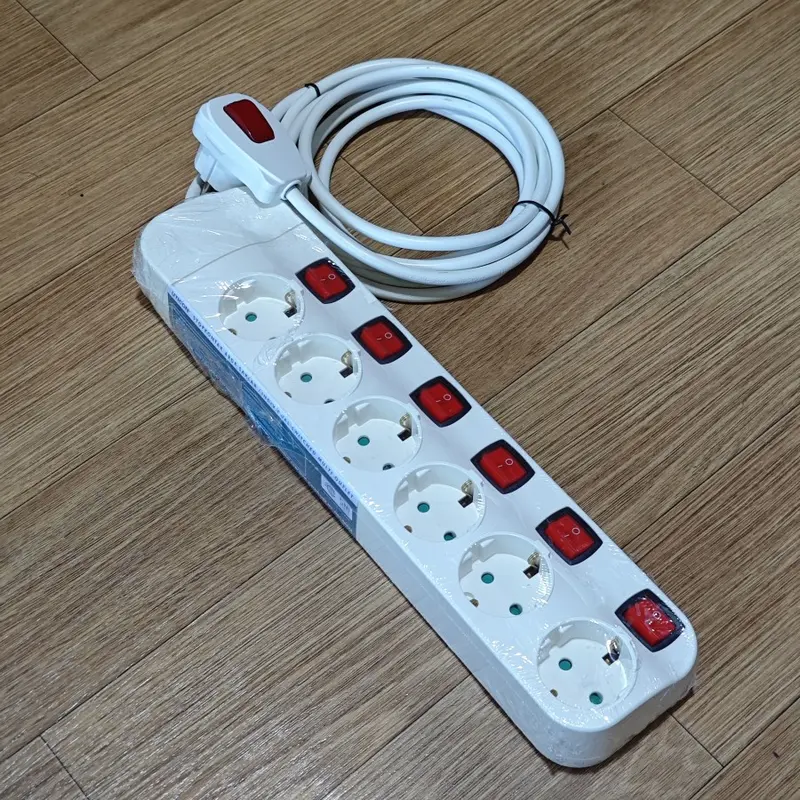 BISA INSTAN Perpanjangan Kabel Listrik Kualitas Tinggi Stop Kontak Terminal Kuningan Saklar 10A Ampere 2200W Watt 3x0.75mm Colokan Putih White High Quality Electric Cable Extension Plug Outlet Power Socket Cord Power Strip 1M 2M 3M 4M 5M Meter 3 4 5 6 Slo 0