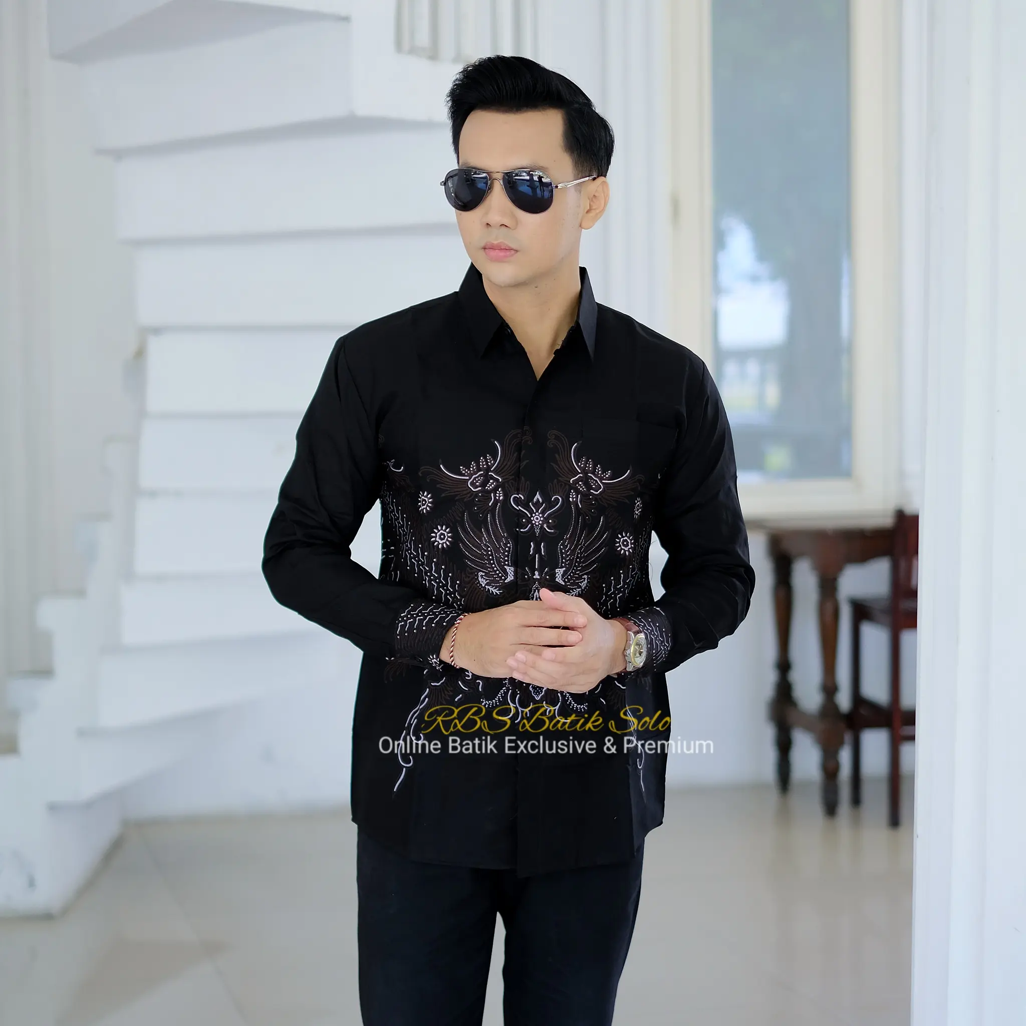 Raka Hitam Batik Pria SLIMFIT Lengan Panjang Warna Dasar Hitam