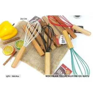 whisk kocokan telur gagang kayu