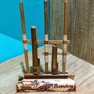 Miniatur Angklung Bambu Tali Rotan Dudukan Meja Coklat Bandung