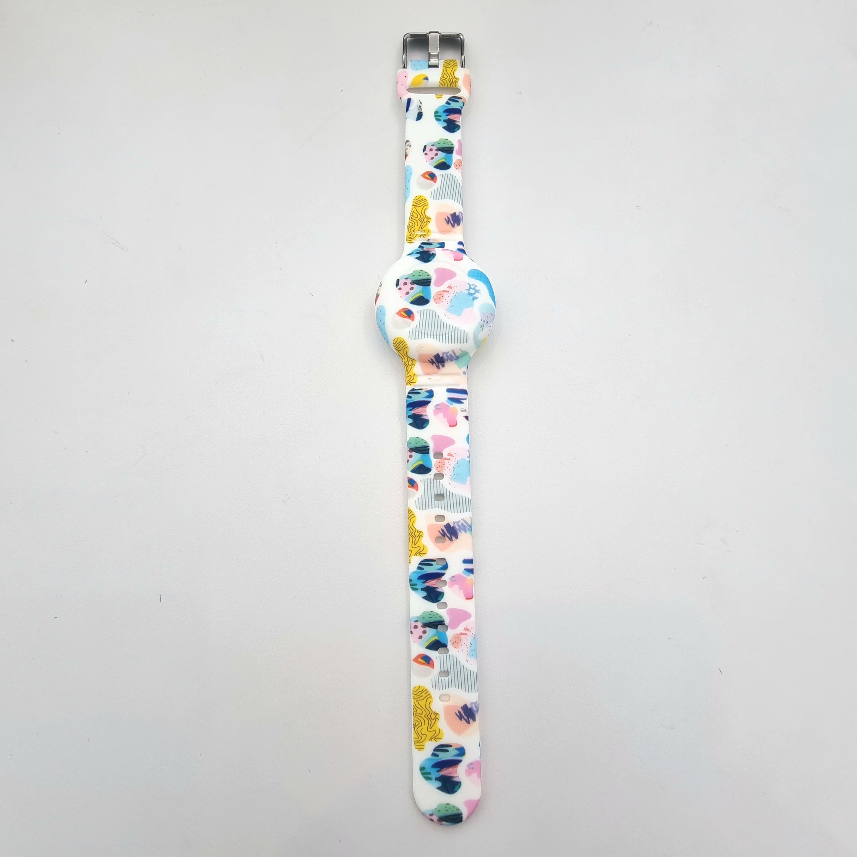 iPhone airtag holder wristband for kids