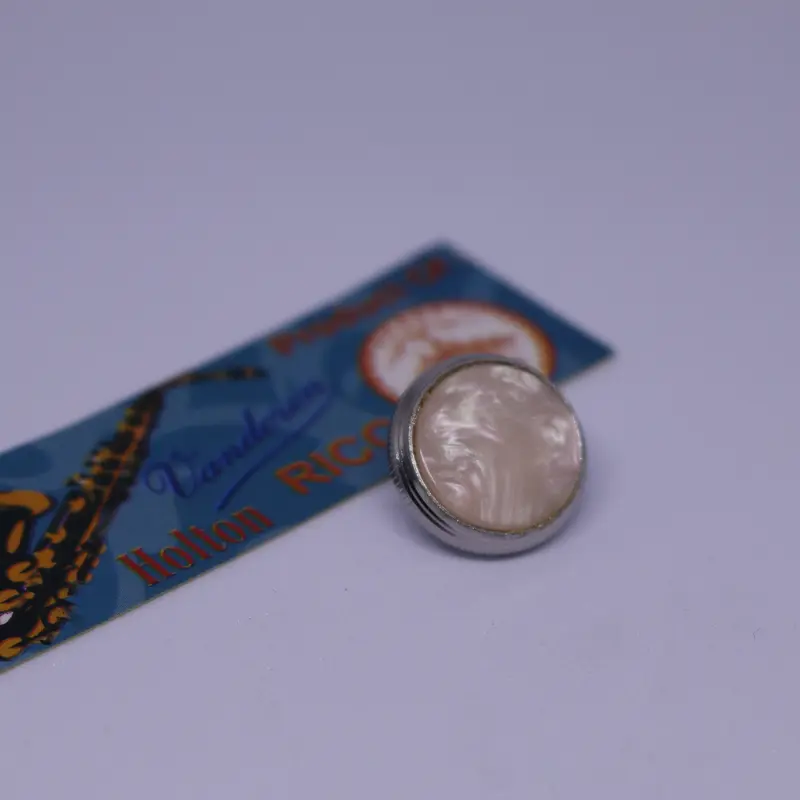 tombol trumpet button pearl 0