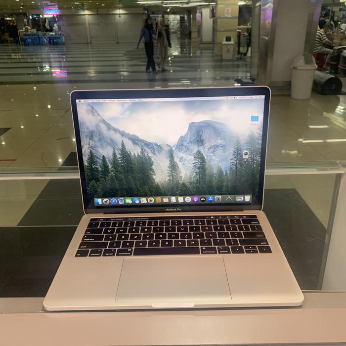 Jual MacBook Pro 2019 (13 Inch) 8/256 core i5 - Kota Administrasi