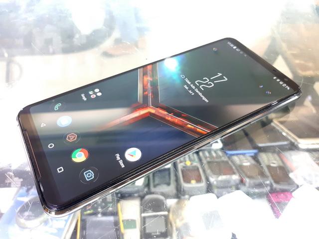 Gambar Hape Seken ASUS ROG Phone 2 ROG 2 4G LTE RAM 8/128 NFC Baterai 6000mAh Mulus Normal dari CNC phoneshop Kota Administrasi Jakarta Pusat Tokopedia