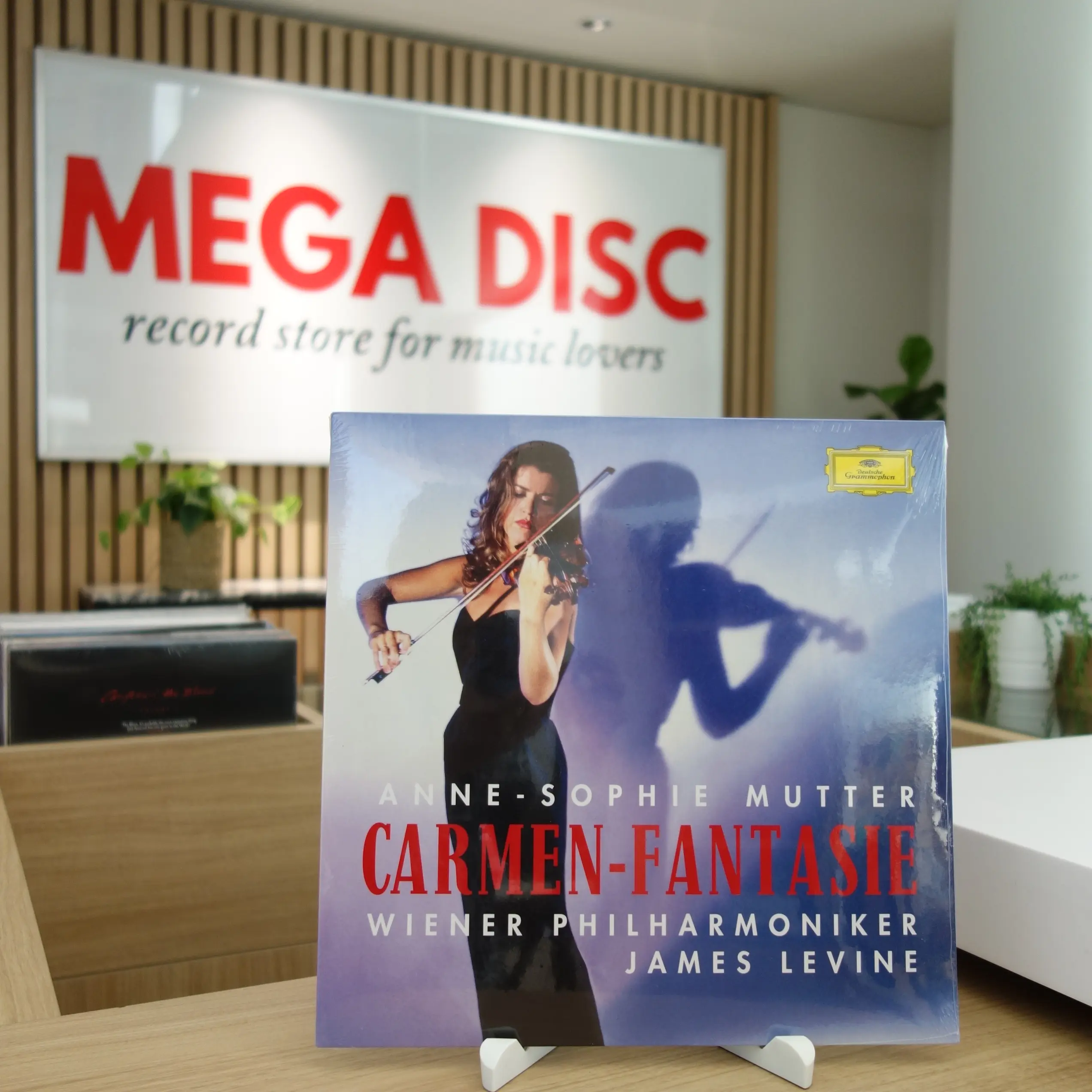LP Anne Sophie Mutter, Wiener Philharmoniker & James Levine - Carmen Fantasie Album Vinyl Piringan Hitam