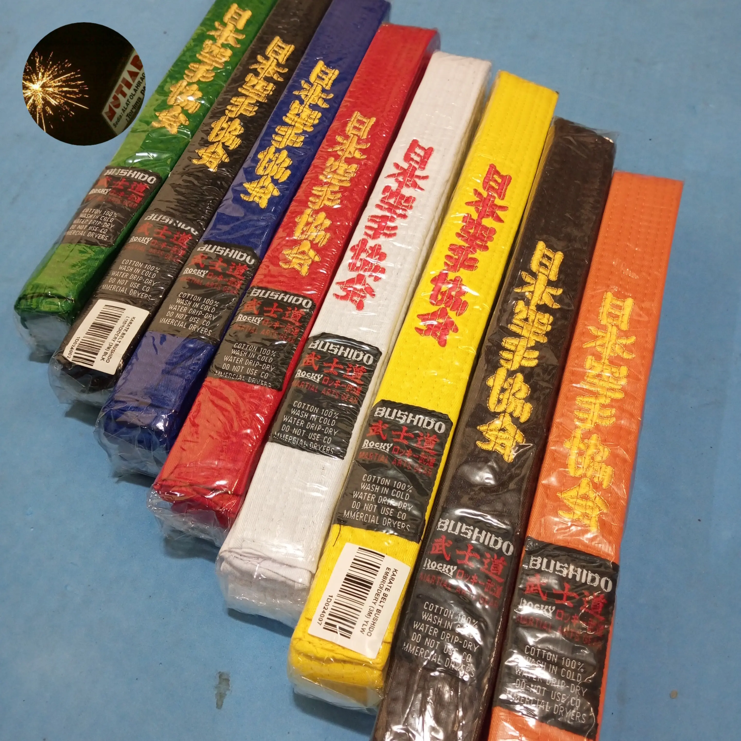 BUSHIDO Sabuk Karate Bordir 100% Cotton Tebal Kuat Logo Bordir Panjang 300cm Lebar 3,5cm Pilihan Warna Putih Oranye Merah Biru Hijau Kuning Hitam Coklat - Boxing