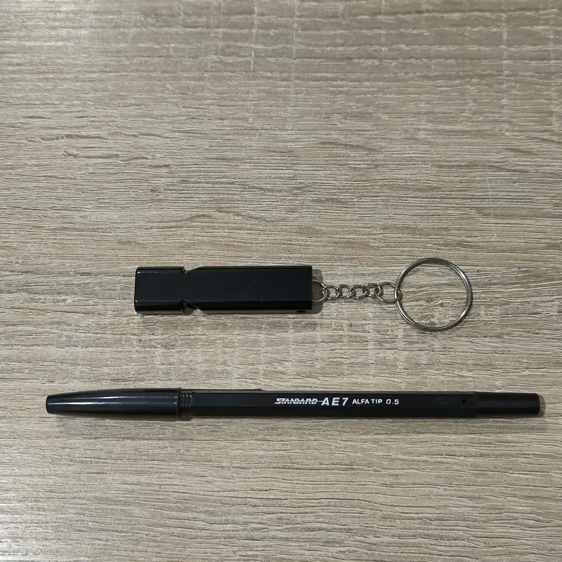 Gantungan Kunci Peluit Survival Outdoor Emergency Whistle Keychain 3