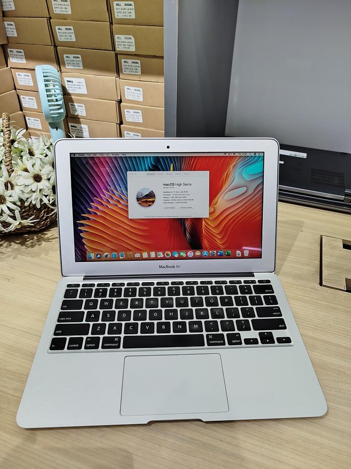 Jual Macbook Air Late 2010 11 inch