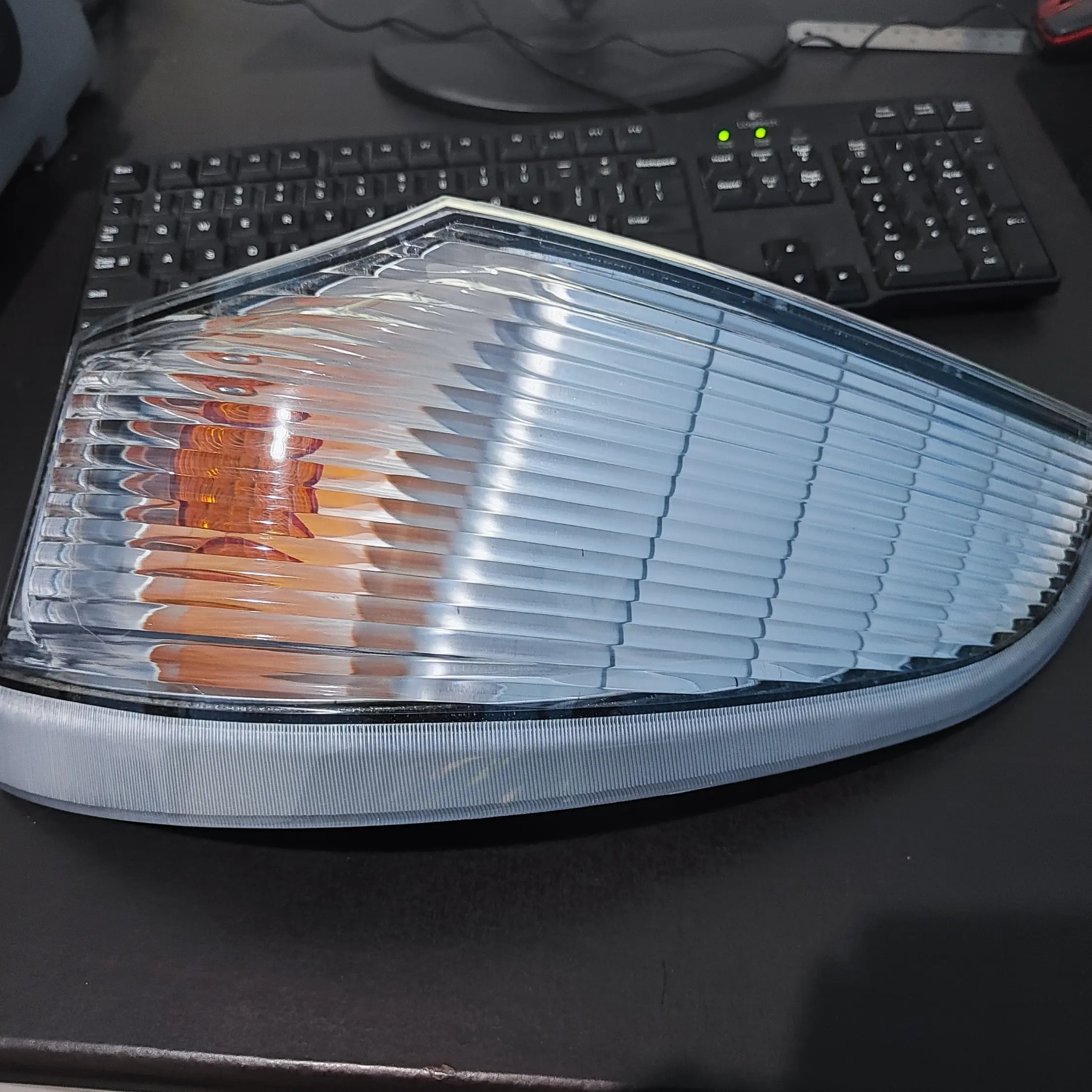 lampu sen atas canter fe 71