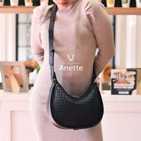 Gambar Tas Selempang Tas Pundak Anyaman Kulit Asli Voila Anette - Black dari Voila Leather Kota Administrasi Jakarta Pusat 5 Tokopedia