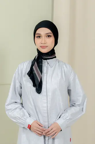 Dauky Hijab Motif Segiempat Irregular Spread Scarf