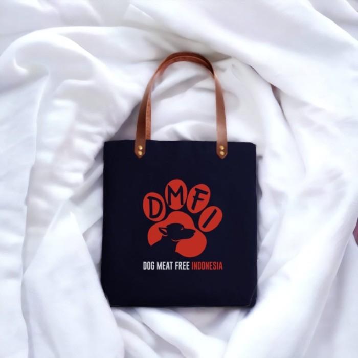 Gambar Totebag JAAN Dog Meat Free Indonesia dari JAAN Domestic Shop Kab. Bogor Tokopedia