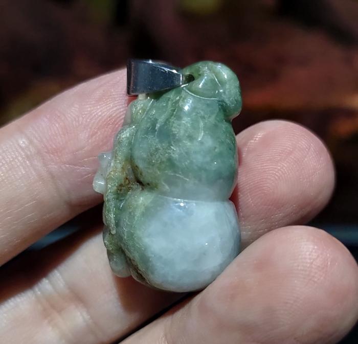 Gambar Liontin Batu Giok Jadeite Jade Type A JDT035 White Green Carving dari CNC phoneshop Kota Administrasi Jakarta Pusat Tokopedia