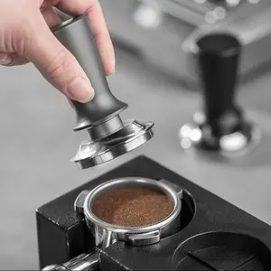 coffee tamper click dengan handle color, terdapat 2ukuran 51mm dan 58 Aluminium Stainless