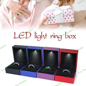 Kotak Cincin Kawin / Kotak Anting Nikah Lamaran Lampu Led Merah Hitam