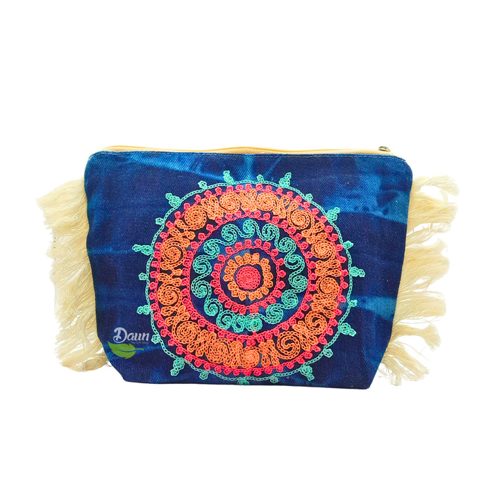 Gambar Dompet Pom Pom Hobo dari Daun The Gift Shop Kab. Badung Tokopedia