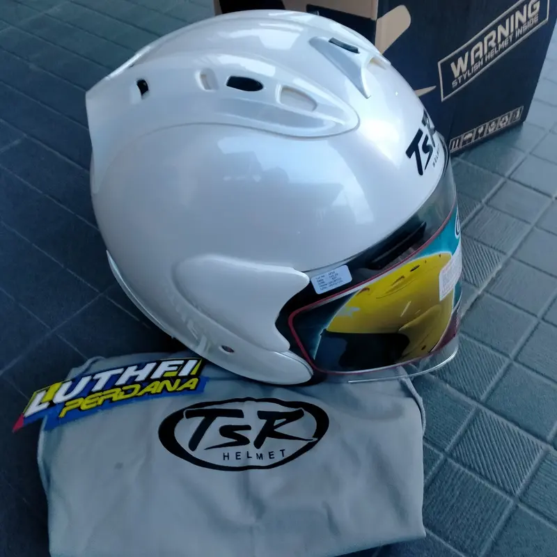 HELM TSR RAM 4 PUTIH 0