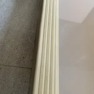 Lis tangga karet pengaman siku anti slip cream polos