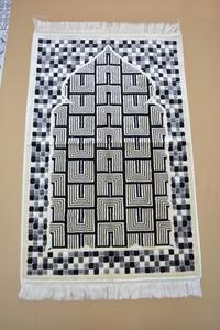 Gambar Sajadah Lipat Aesthetic Turki Halus Aydin Sina 70x110 Cm - Red dari Sufi Carpet Kota Administrasi Jakarta Pusat 4 Tokopedia