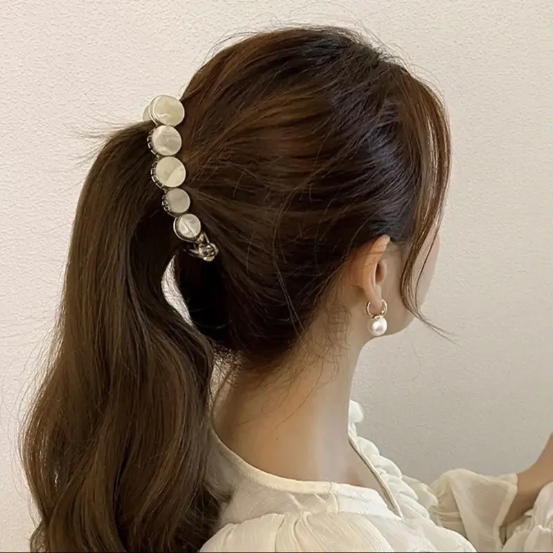 Jepit Rambut Pisang Banana Hair Clip Aksen Mutiara Gaya Korea 3
