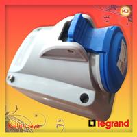 Jual Industrial Plug/Socket Mobile/Surface Mounting 16A 3pin Legrand 2P ...