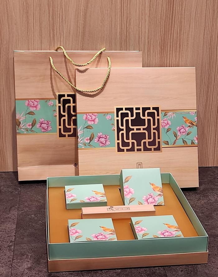 Gambar Mooncake Box isi 4 with Bag Dus Kotak Packaging Moon Cake Autumn Fesival Blue Bird dari Kochindo Kota Tangerang Selatan Tokopedia