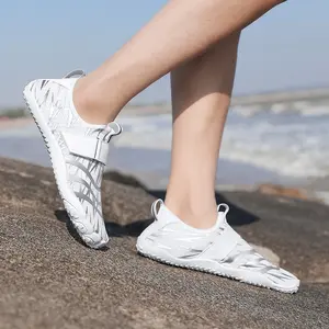 Sepatu Pantai Olahraga Air Pria Dan Wanita Sepatu Renang Barefoot shoes Sepatu Selam Sepatu Snorkling Water Shoes Sepatu Rafting Aqua Shoes Sepatu Surfing Sepatu Daiving Sepatu Tracking Sepatu Trekking Sepatu Mancing