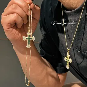 Emerald Salib kalung Warna Gold