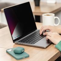 Gambar Anti Gores Spy Privacy Macbook Air 13.6 M4 M3 M2 SwitchEasy EasyProtector Screen Guard - Full Adhesive dari SwitchEasy Official Kota Administrasi Jakarta Barat 4 Tokopedia