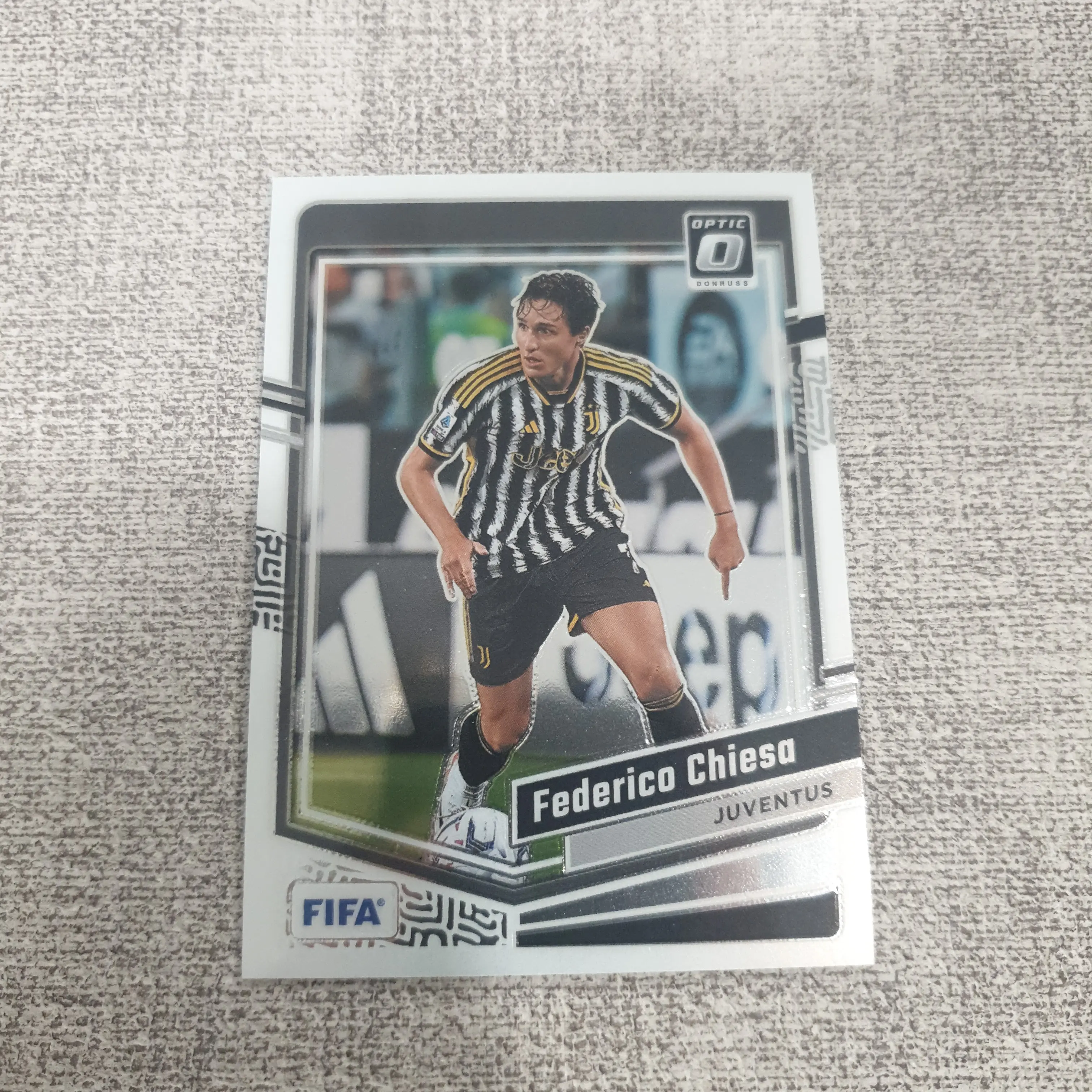 Kartu bola juventus federico chiesa optic panini donruss 2024