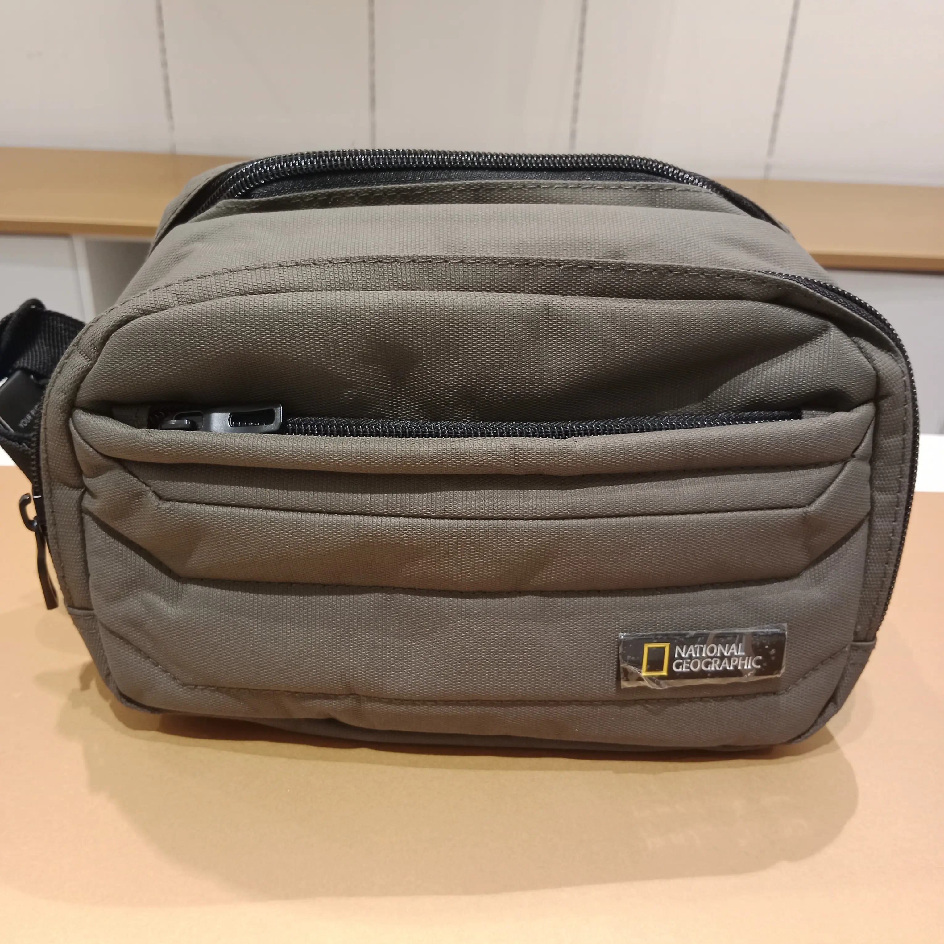 Tas Aksesoris Toiletry National Geographic N00706 - Khaki