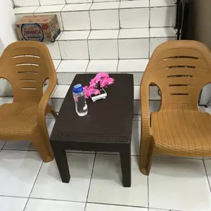 KURsi Teras Santai Plastik Set Meja 2K+1M