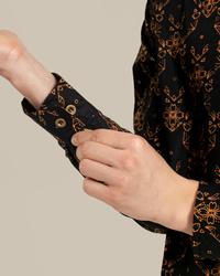 Gambar Batik Fractal Bhama Kemeja Pria Lengan Panjang - S dari Batik Fractal Kota Bandung 5 Tokopedia