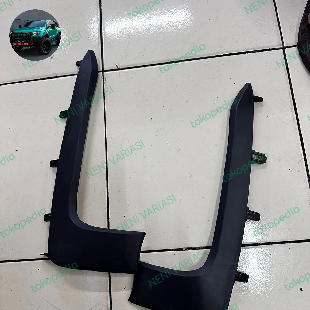 lis list bumper L belakang fortuner legender original