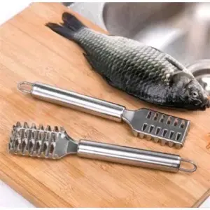 BELLA | PEMBERSIH PARUTAN SISIK IKAN PISAU PELLER STAINLESS / PELEPAS PENCABUT SISIK IKAN BESI TAHAN KARAT PEMBERSIH SKALA IKAN PENGIKIS ALAT PENGUPAS DAPUR