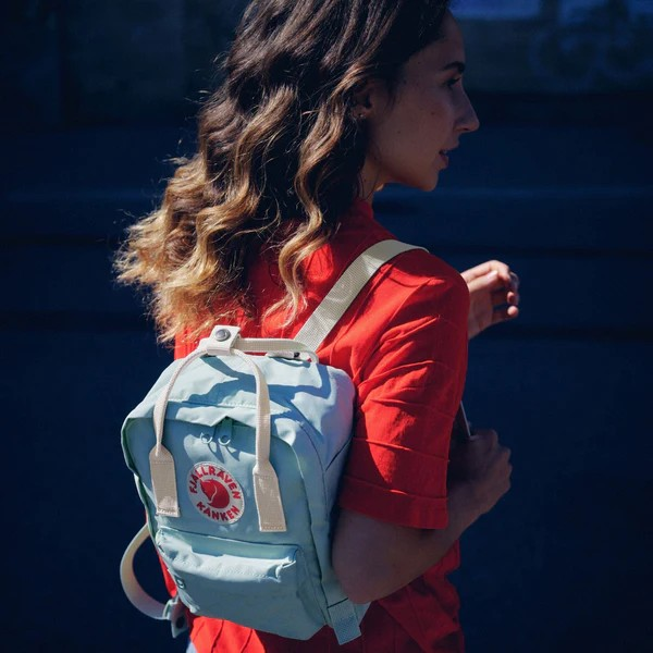 jansport backpack with lots of pockets Big Student New Deuter Alproof Lite collection: Global color:ARROWWD/CHRY COFF (05026) weighs 2.1 lbs