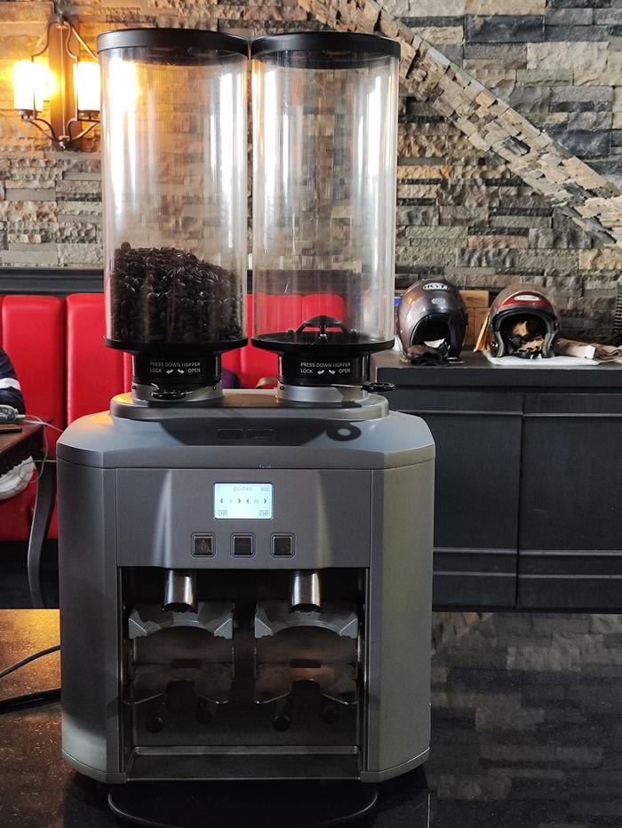 Gambar DALLA CORTE DC TWO Grinder, Silver Red (EX-Display) dari Reirom Coffee Solution Kota Administrasi Jakarta Utara Tokopedia