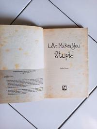 Gambar Love Makes You Stupid Evelyn Davsy dari Toko Buku Bekas Aksiku Kota Administrasi Jakarta Timur 3 Tokopedia