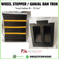 Gambar KARET GANJAL BAN TRUK RUBBER WHEEL STOPPER 28 x 32 x 25 CM dari Putra safety mandiri 2 Kota Administrasi Jakarta Utara 3 Tokopedia